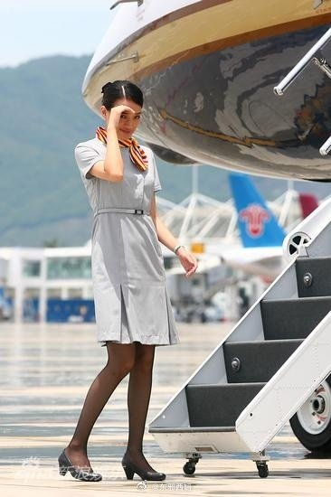 盘点女明星空乘look,对彤姐这造型印象最深刻,自带bgm!