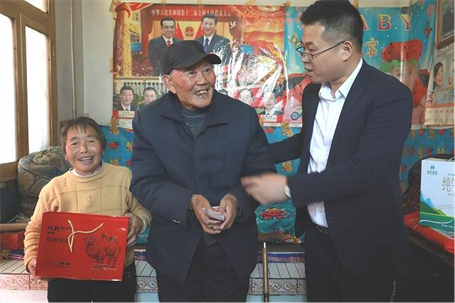 暖心春风行那拉集团携爱心物资温暖苏坊镇扶贫助农在行动