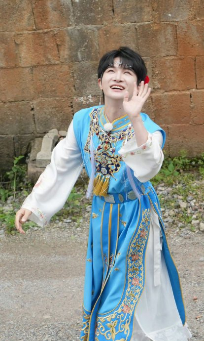 周深《奔跑吧》今日录制路透 拍摄顺利啊,期待深深|周深|路透|奔跑吧