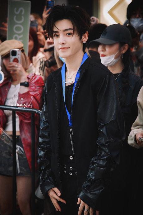 侯明昊|路透_新浪新闻