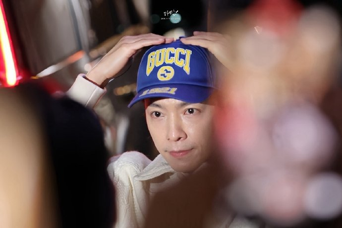 240329 新专签售会 ktown4u场 下班图频汇总(补发)|赫海_新浪新闻