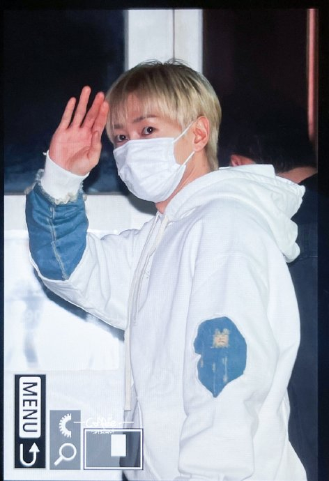 240329 新专签售会 ktown4u场 下班图频汇总(补发)|赫海_新浪新闻