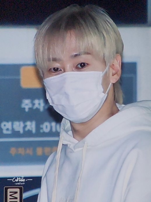 240329 新专签售会 ktown4u场 下班图频汇总(补发)|赫海_新浪新闻