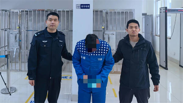 "电瓶大盗" 频繁作案 东营公安4小时成功抓获嫌疑人|嫌疑人|公安|民警