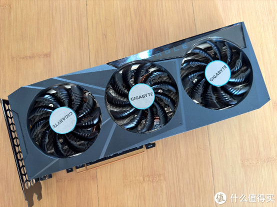 高性价比游戏神器技嘉rx6750gre猎鹰12g显卡综合测试