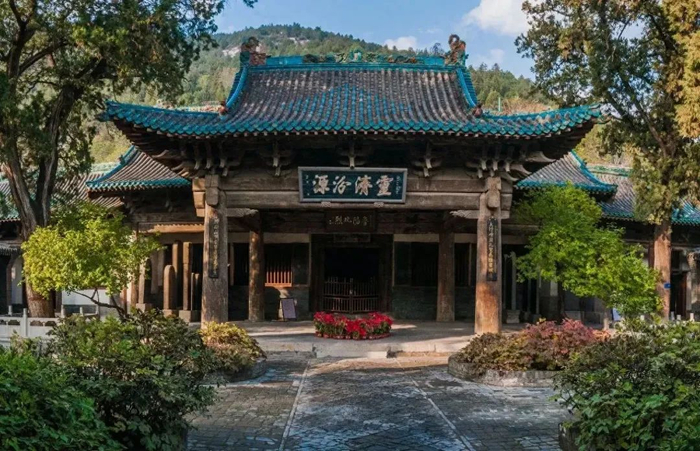 日)9 : 00 - 17 : 00 ,16 : 30停止售票交 通 方 式窦大夫祠地址:山西