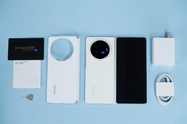 重量级选手轻松变身vivoxfold3评测比直板机还轻的大折叠