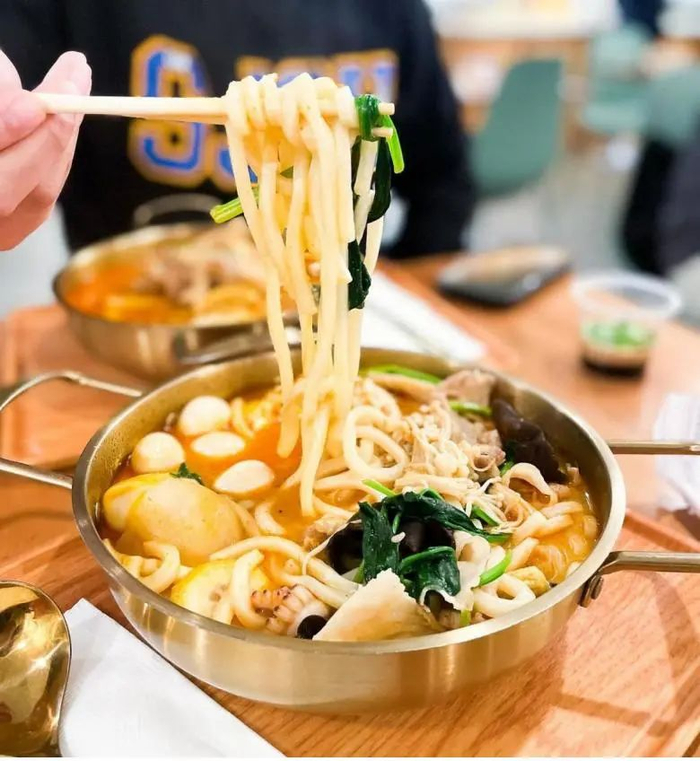 杨国福集团北美ceo高阳让全世界的人爱上麻辣烫