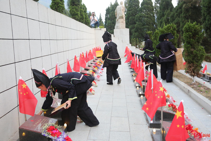 红星深度丨边境祭扫一位退役军人的41年坚守