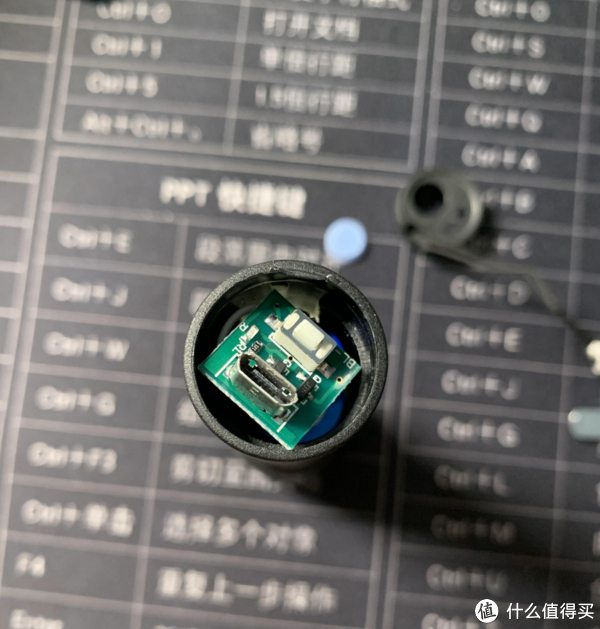 强光手电拆解更换电池|电池_新浪新闻
