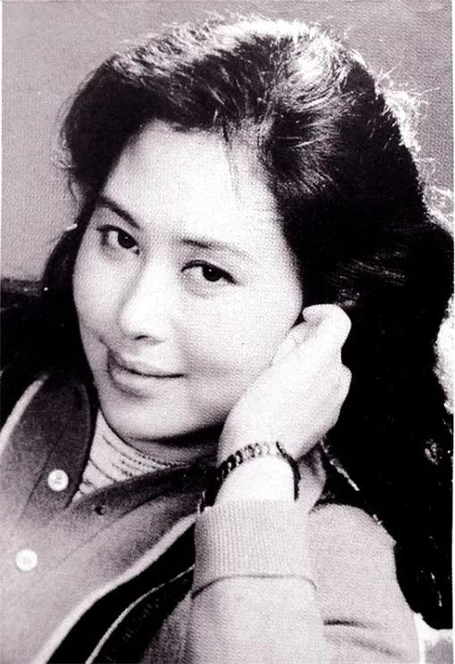 揭秘骆驼祥子幕后故事周里京错失男主角刘晓庆为何不能演虎妞