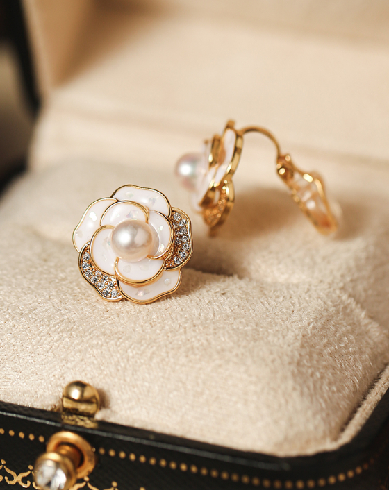 一周不重样,无耳洞也能戴的珍珠耳夹,优雅天成!__财经头条