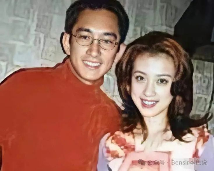 他比罗嘉良还要早,罗嘉良恋上苏岩那些年,他也爱上内地女星金巧巧.