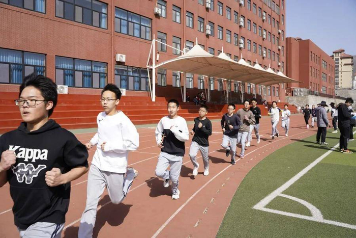 烟台青华中学初四级部举行"中考体育大比武"活动|中考|体育|中学_新浪