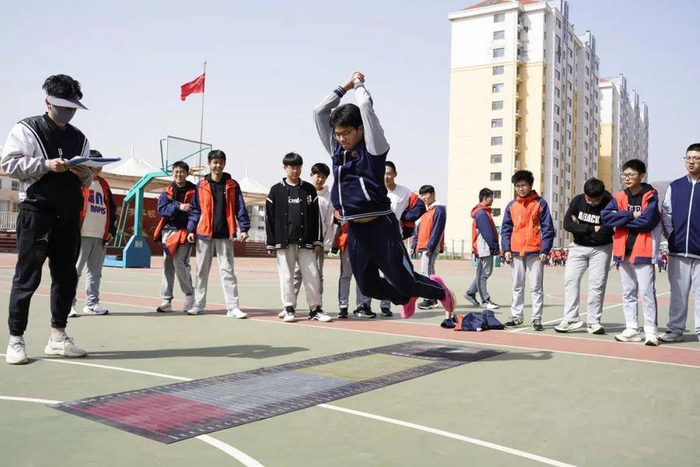 烟台青华中学初四级部举行"中考体育大比武"活动|中考|体育|中学_新浪