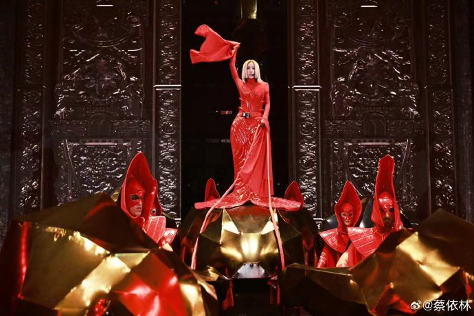 蔡依林|美杜莎|演唱会_新浪新闻