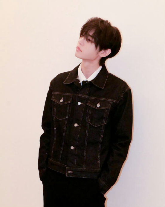 朴成训顺毛新发型帅的我心里有点事了