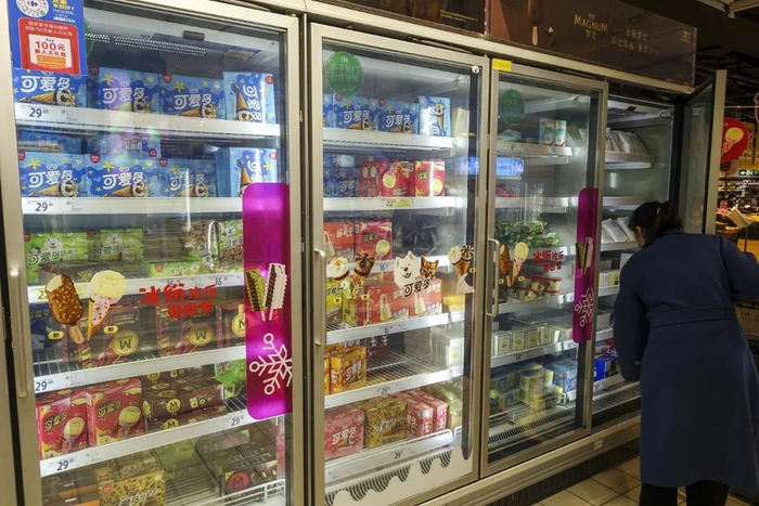 上海超市里,联合利华旗下的冰淇淋品牌占了大半冰柜.