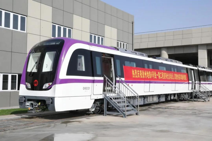 徐州迎来中国标准地铁80公里b型车 6号线首列车到段