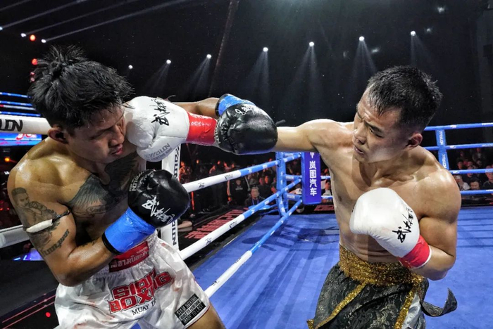 战报| 孟高峰击垮阿里汉,王俊光创造擂台经典|拳法