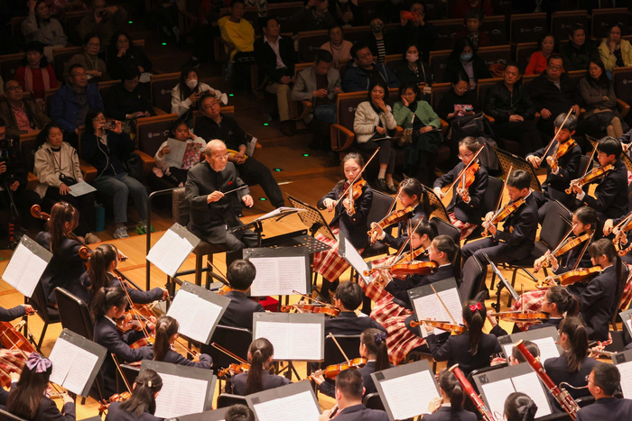 爱在春天——曹鹏爷爷和他的孩子们交响音乐会奏响温暖旋律|曹鹏|交响