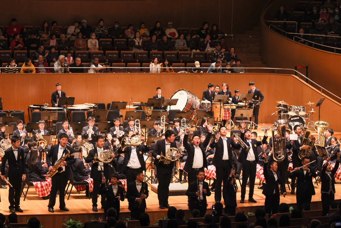 爱在春天——曹鹏爷爷和他的孩子们交响音乐会奏响温暖旋律|曹鹏|交响