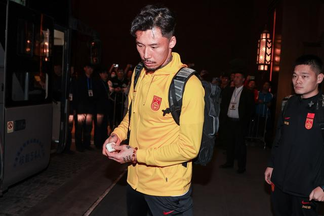 记者:新加坡那晚张琳芃仅和妻子发了条微信,随后手机设勿扰模式