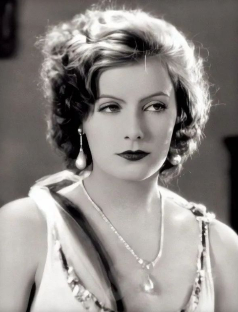 满口「脏话」的顶级美女,彻底火出圈了|丽贝卡|瑞典_新浪新闻