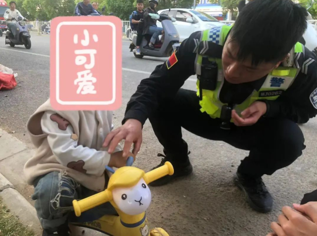 萌娃独自"开车"上路!幸亏……|萌娃|交警_新浪新闻