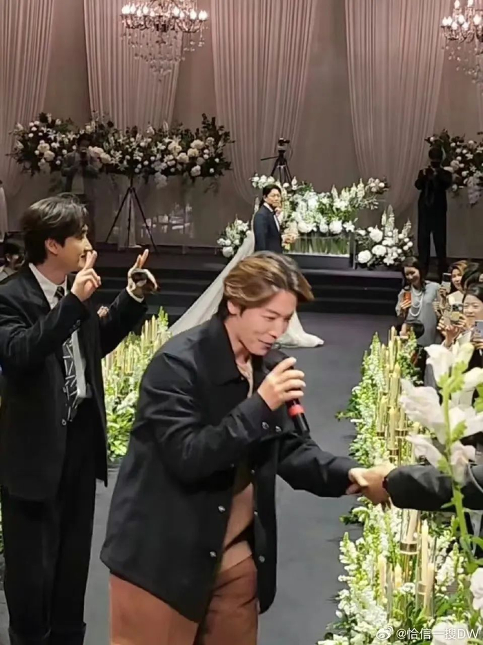 这里也不得不cue一下wuli雨琦,不知我们小王子的铁粉听到厉旭结婚的