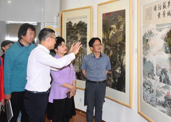 同道同行系列展第九站广州黄埔区美术作品展开幕
