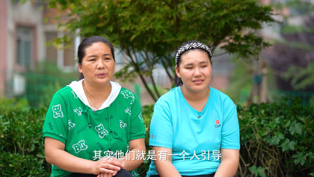 洗车店是刘女士在孩子出生那年开的后来她的女儿淼淼确诊孤独症