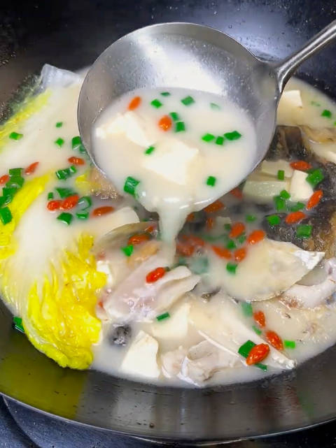 营养丰富又鲜美的鱼头豆腐汤做法简单大人孩子都喜欢