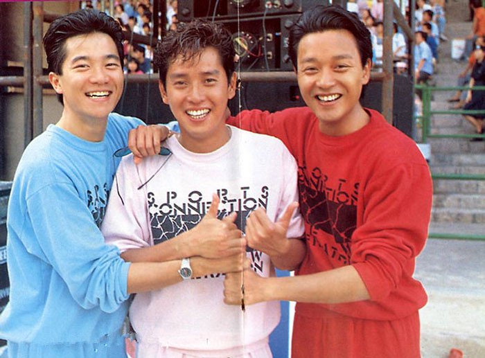 张国荣合影之三人行,许冠杰 罗文 谭咏麟 成龙 梁朝伟等巨星亮相