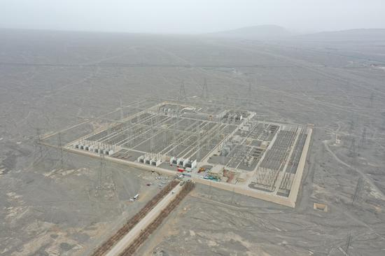 新疆作为国家规划建设的大型清洁能源基地,持续加快以新能源为主体的