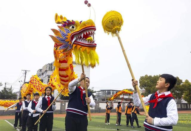 组图|快乐大课间 舞龙健体魄|泰州市|小学|训练_新浪新闻