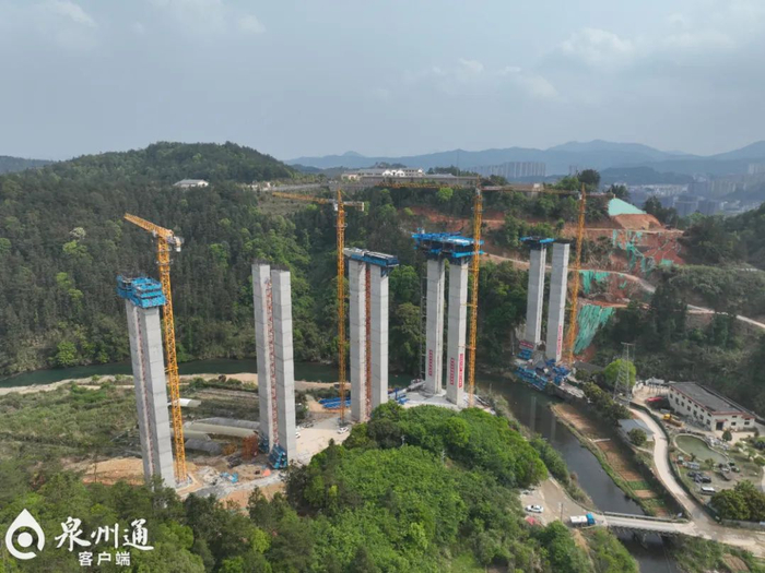 "泉州市聚城畅通工程建设指挥部副指挥长黄春辉说.