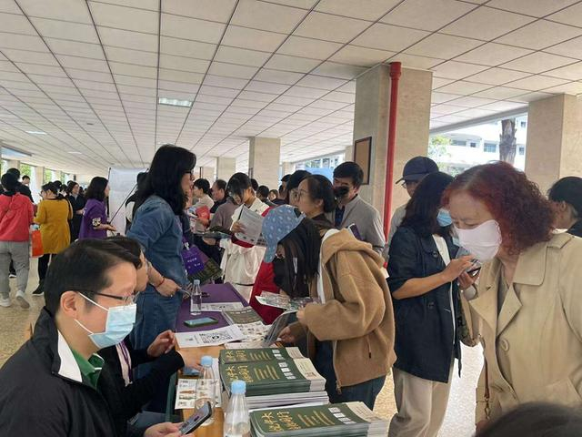 云南师范大学附属中学举办大学宣讲开放日活动