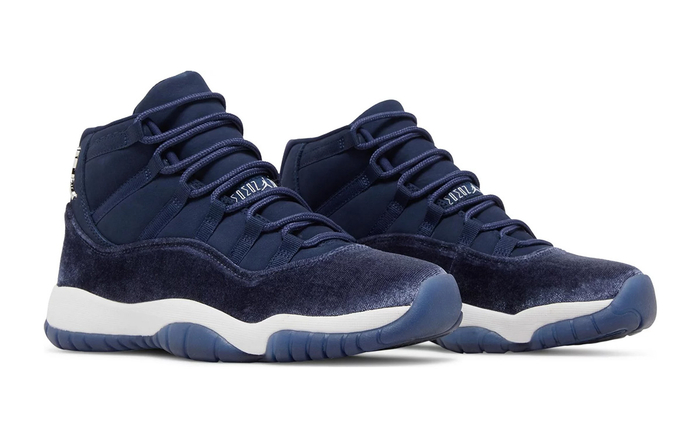 「黑红」aj11 年底压轴登场!还是超华丽的特殊版本!