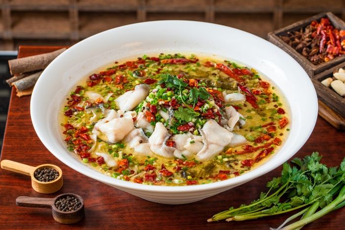 太二如今已经创立了近10年,但还是只用去骨鲈鱼,只有老坛酸菜鱼一种味