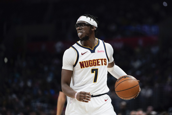 此役首发的雷吉-杰克逊在赛后采访表示:"我要感谢球队以及队友给我的