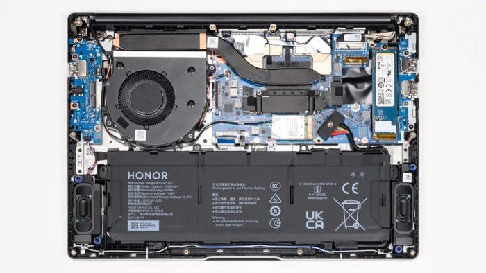 【散热分析】上图是荣耀magicbookx14 plus的拆机实拍图,单风扇单热管