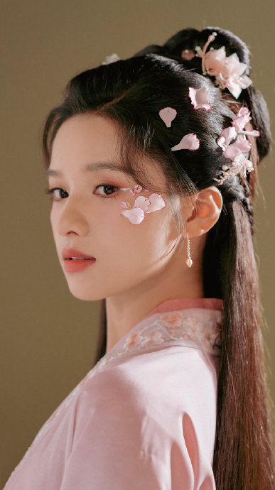 张静仪《惜花芷》中这个贴花妆也太美了|惜花芷|张婧仪_新浪新闻