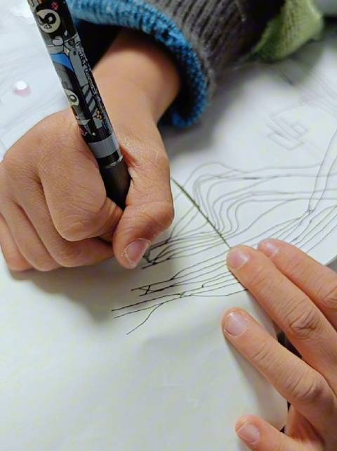 沉浸式画线路图的瑞儿拼图一样一块块增补起来