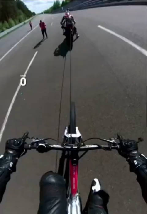 自行车今天的破风手格外的给力