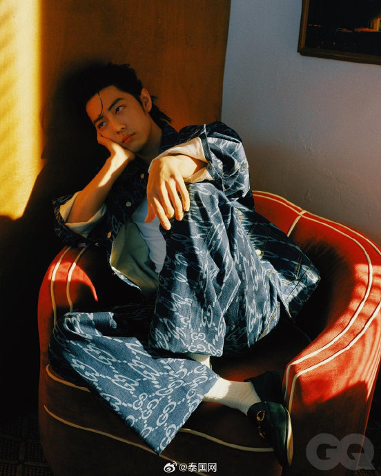 肖战登泰国gq杂志4月封面!上泰国热搜!|肖战_新浪新闻