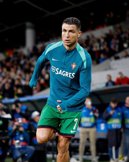 球队下榻的卢布尔雅那gran plaza酒店决定拍卖c罗睡过的床,起拍价为