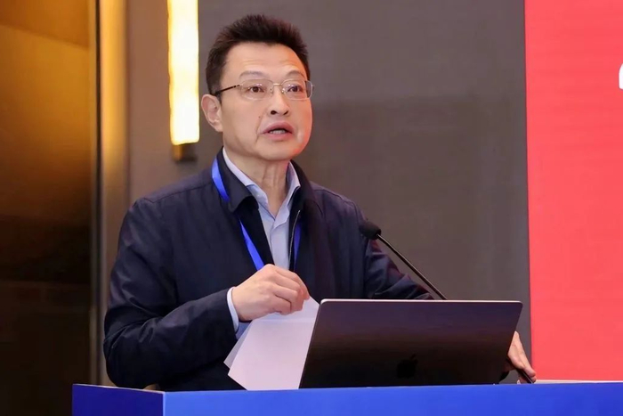 中心项目组骨干成员杨元喜院士与武汉大学的姜卫平,姚宜斌,张小红等三