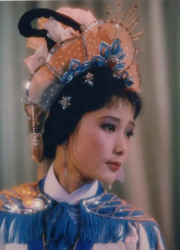 戏曲出身的女明星,还真比别人实力强!|戏曲|何赛飞|刀马旦_新浪新闻