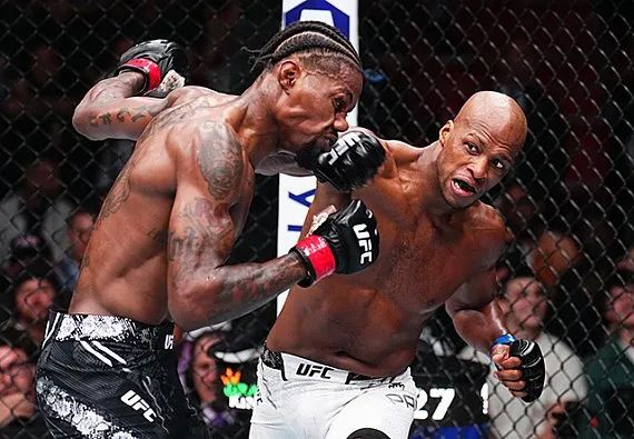 而在签约ufc前,迈克尔-佩奇在bellator